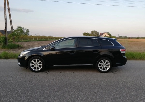 Toyota Avensis cena 33900 przebieg: 126000, rok produkcji 2009 z Sompolno małe 121